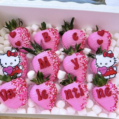 CHARACTERS FULL DOZEN CHOCOLATE COVERED STRAWBERRIES 