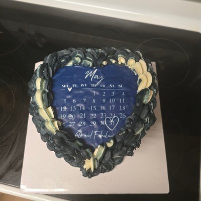 8 Inch Customizeable Heart Cake