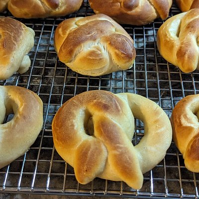 Giant Soft Pretzels 