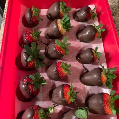 Chocolate Dipped Strawberries 