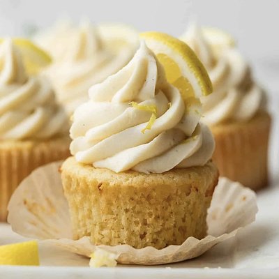 Lemon Cupcakes With Lemon Buttercream Frosting 12 Pack 