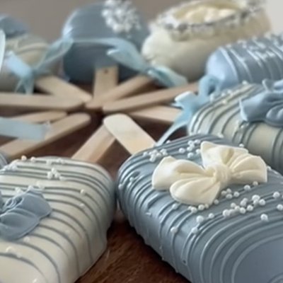 Cakesicles (One Dozen)