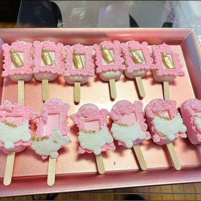 Cakesickles 