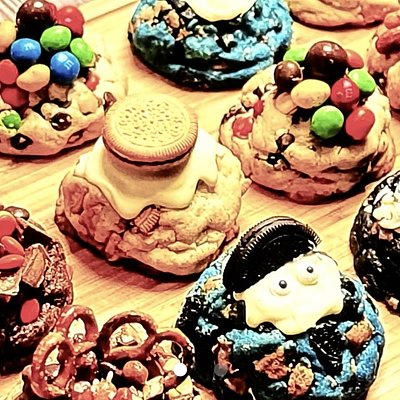 Cookie Club (8 Bakery Style Cookies)