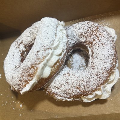 Creme Powdered Donuts