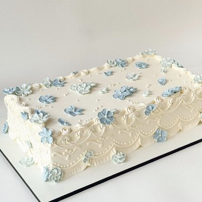 Full Sheet Cake (Serves 70-100)