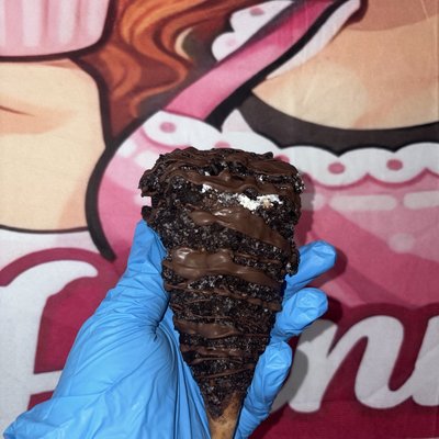 Oreo Cheesecake Cone 