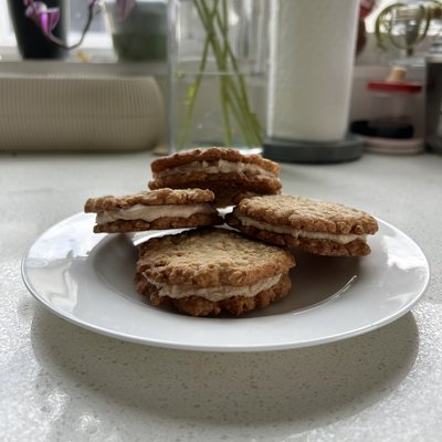 Oatmeal Cinnamon Sandwich Cookies 