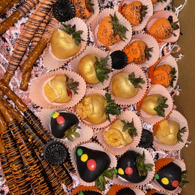 24 Pack Of Chocolate Covered Party Treats 