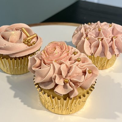 Dozen Cupcakes 