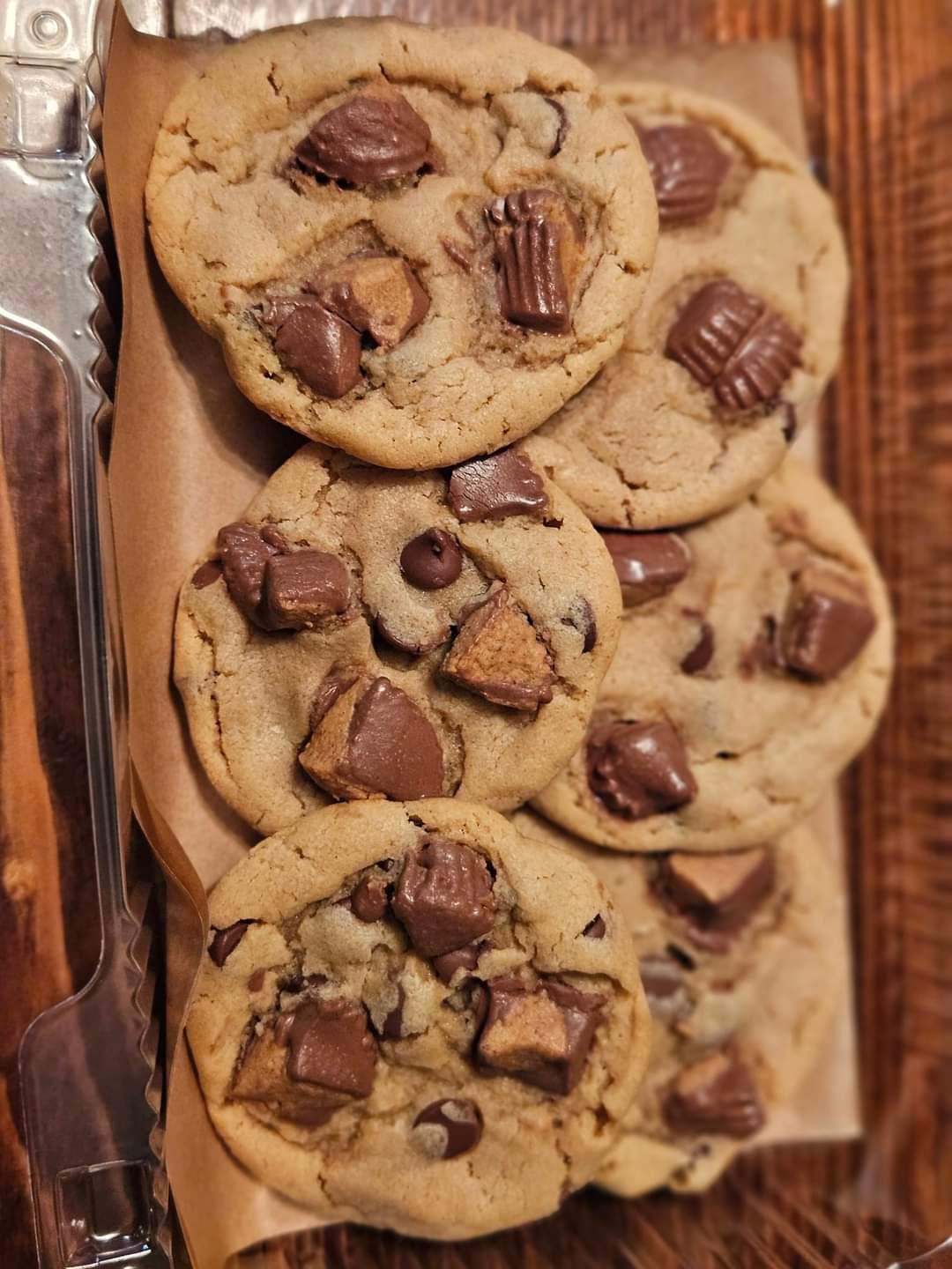 (6) Reeses Chocolate Chip Cookies 