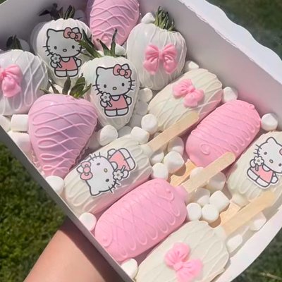 1/2 Berries & Cakesicles Box 💞