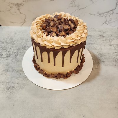 8in Reese Cake 