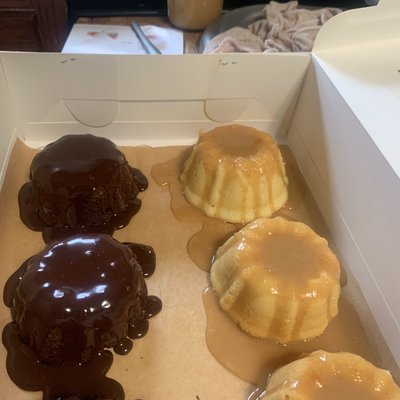 Mini Plain Bundt Cakes (Half Dozen)