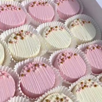 CHOCOLATE COVERED OREOS 