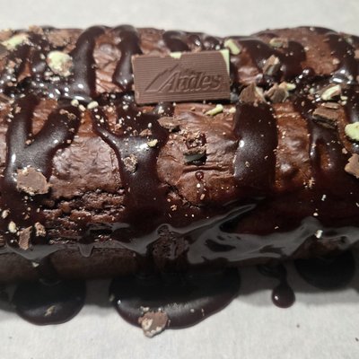 Hot Fudge Brownie Bread W/Chocolate Mint Candy