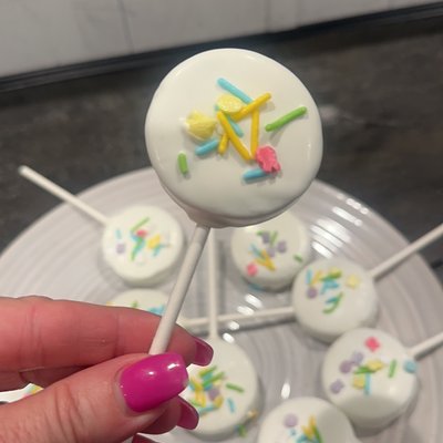 Cake Pops By The Dozen 