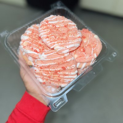 Strawberry Macadamia Cookie