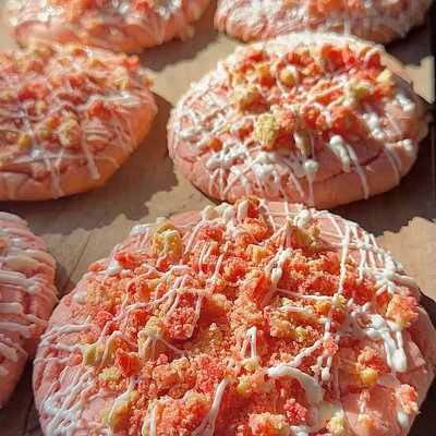 Strawberry Crunch Cookies 