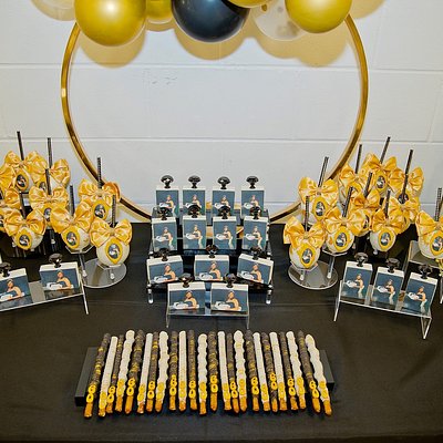 Royal Glam Treat Table