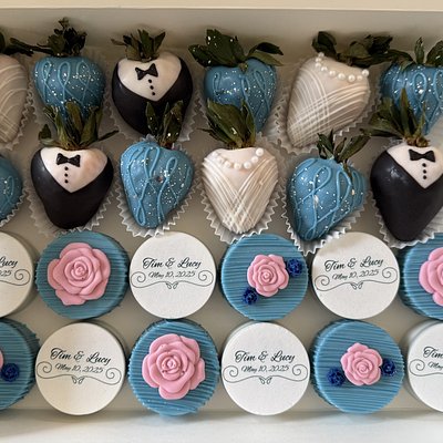 Chocolate Dipped Strawberries 