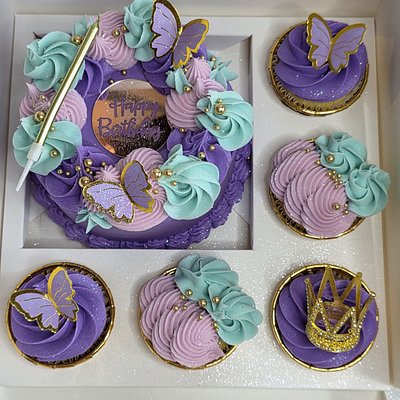 Bento Cake With Cupcakes 