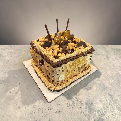 8” Square Cake
