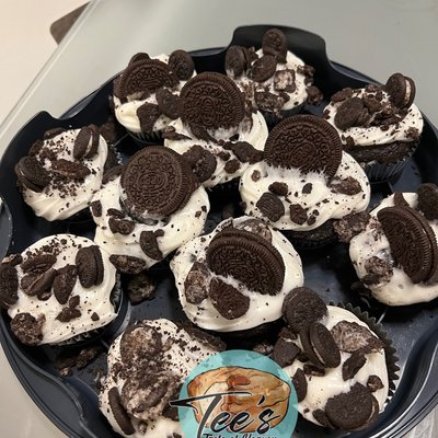 Oreo Cookie Cupcakes 