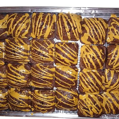 Carmel Drizzle Brownies 