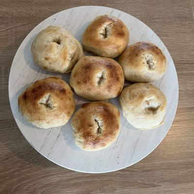 Plain Sourdough Bagels (8 Count)