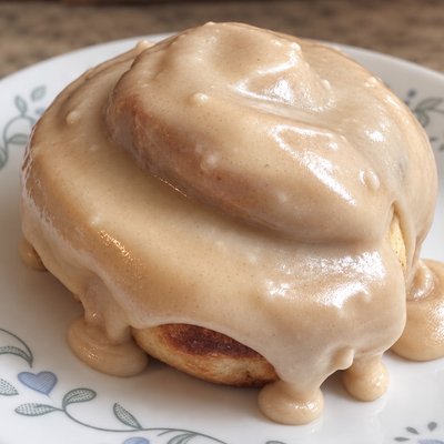 Cinnamon Roll With Brown Butter Ohio Icing (single)