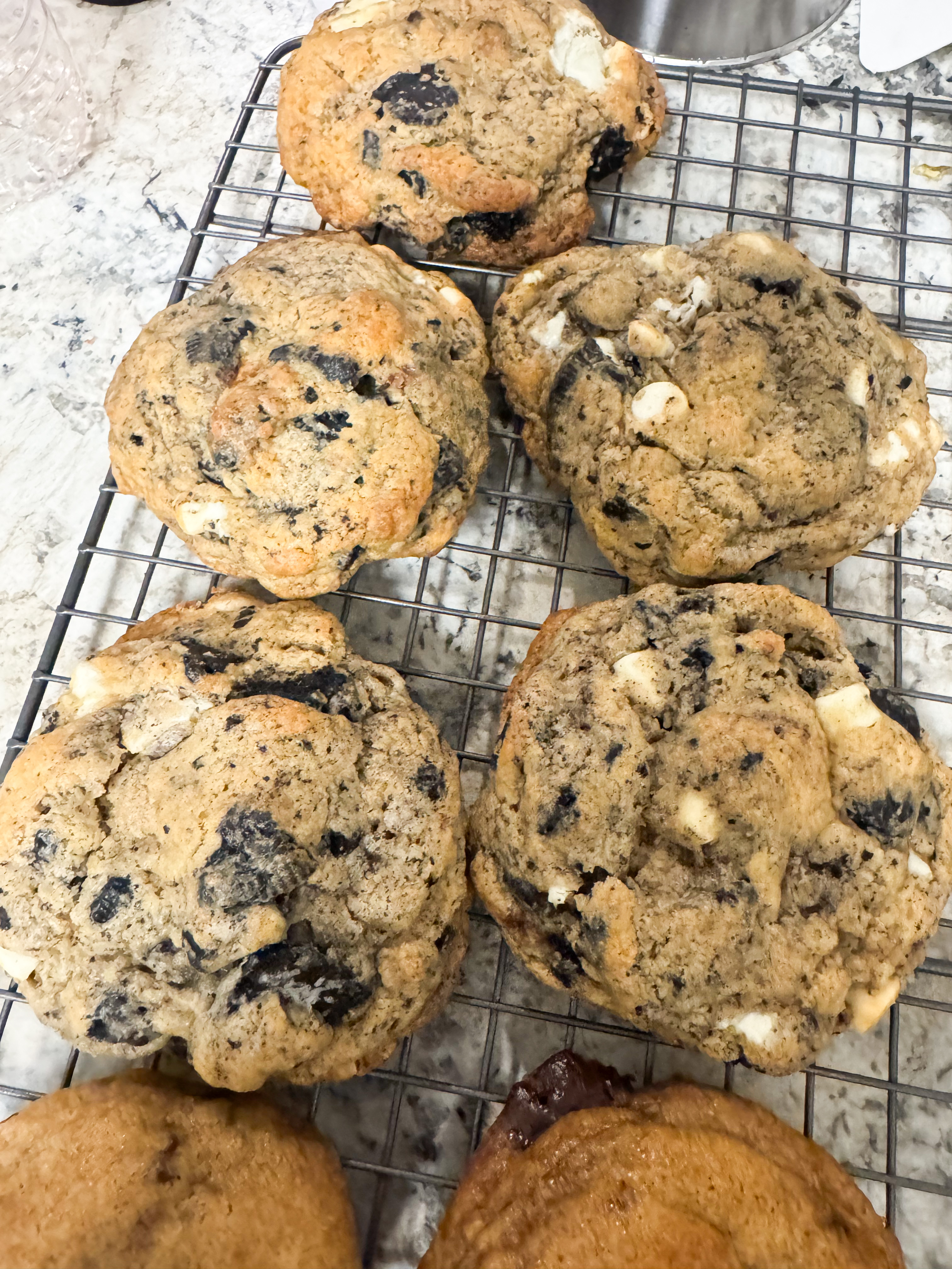 Cookies & Cream Cookies - Dozen