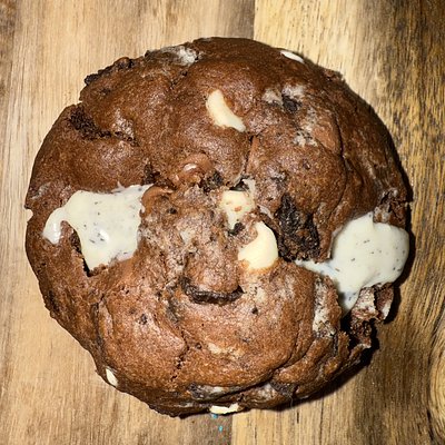 Large Chocolate Cookie Cravings Box