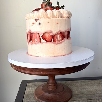 Strawberry Dream Cake 