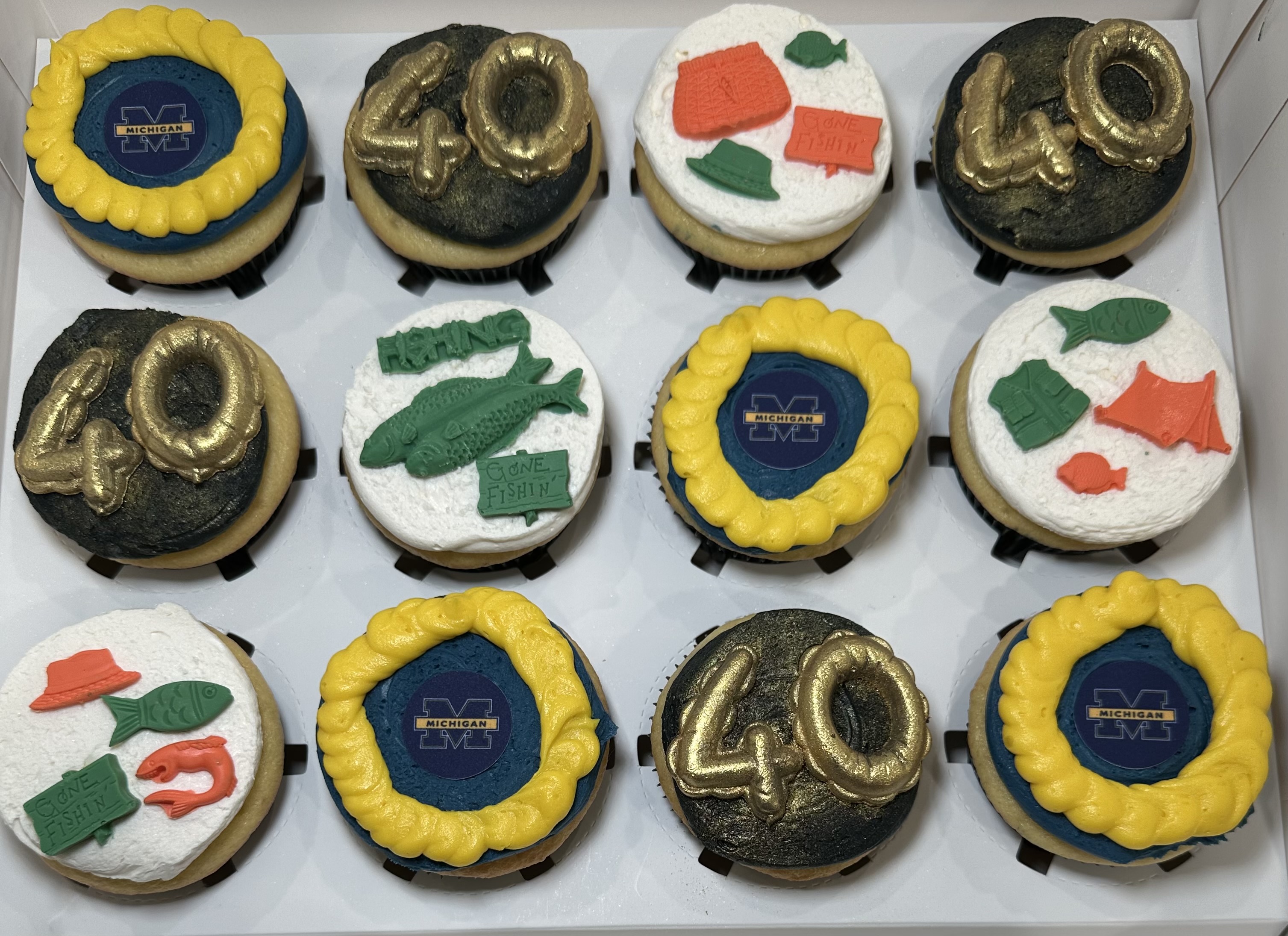Cupcakes (12)