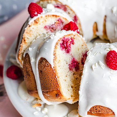 Raspberry Bundt Cake 