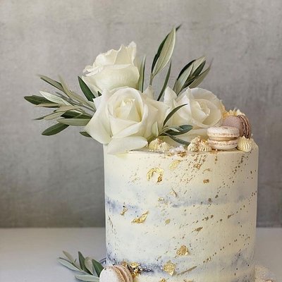 Custom Cakes 