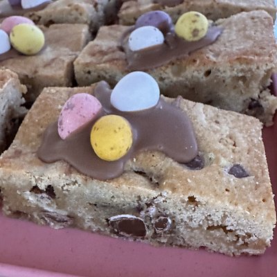Mini Egg Blondie