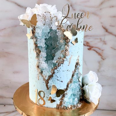Geode Barrel Cake 