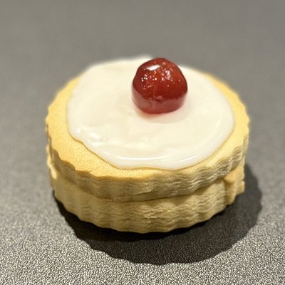 Granny’s Empire Biscuit 