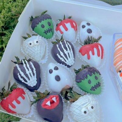 Halloween Themed Strawberries (dozen)