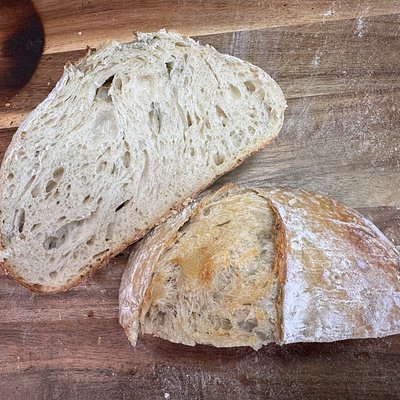 🌿 Sourdough Rosemary & Garlic Loaf