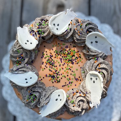 8 Inch Cookies and Cream Halloween Cake
