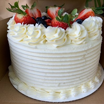 Fresh Berry Chantilly Cake