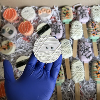Chocolate Covered Oreo Pucks 
