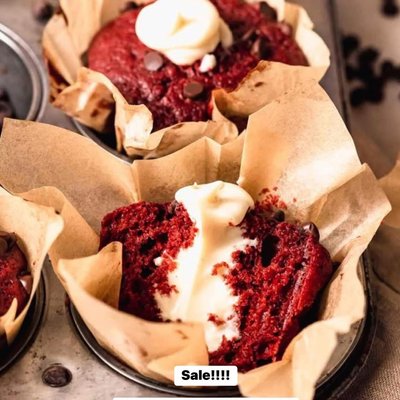 Red Velvet Chocolate Chip Muffins 