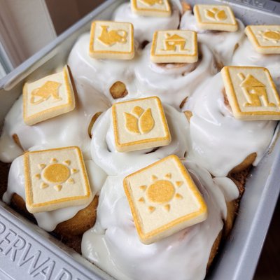 Banana Pudding Cinnamon Rolls