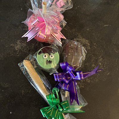 Chocolate Covered Oreos (ONLY sold at Pop-Up Shops!)