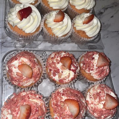 Specialty Cupcakes(1 dozen)