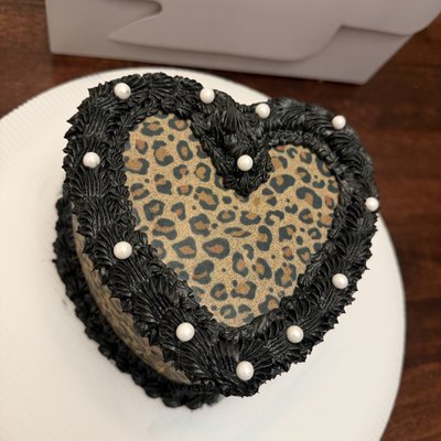 6” Heart cake 